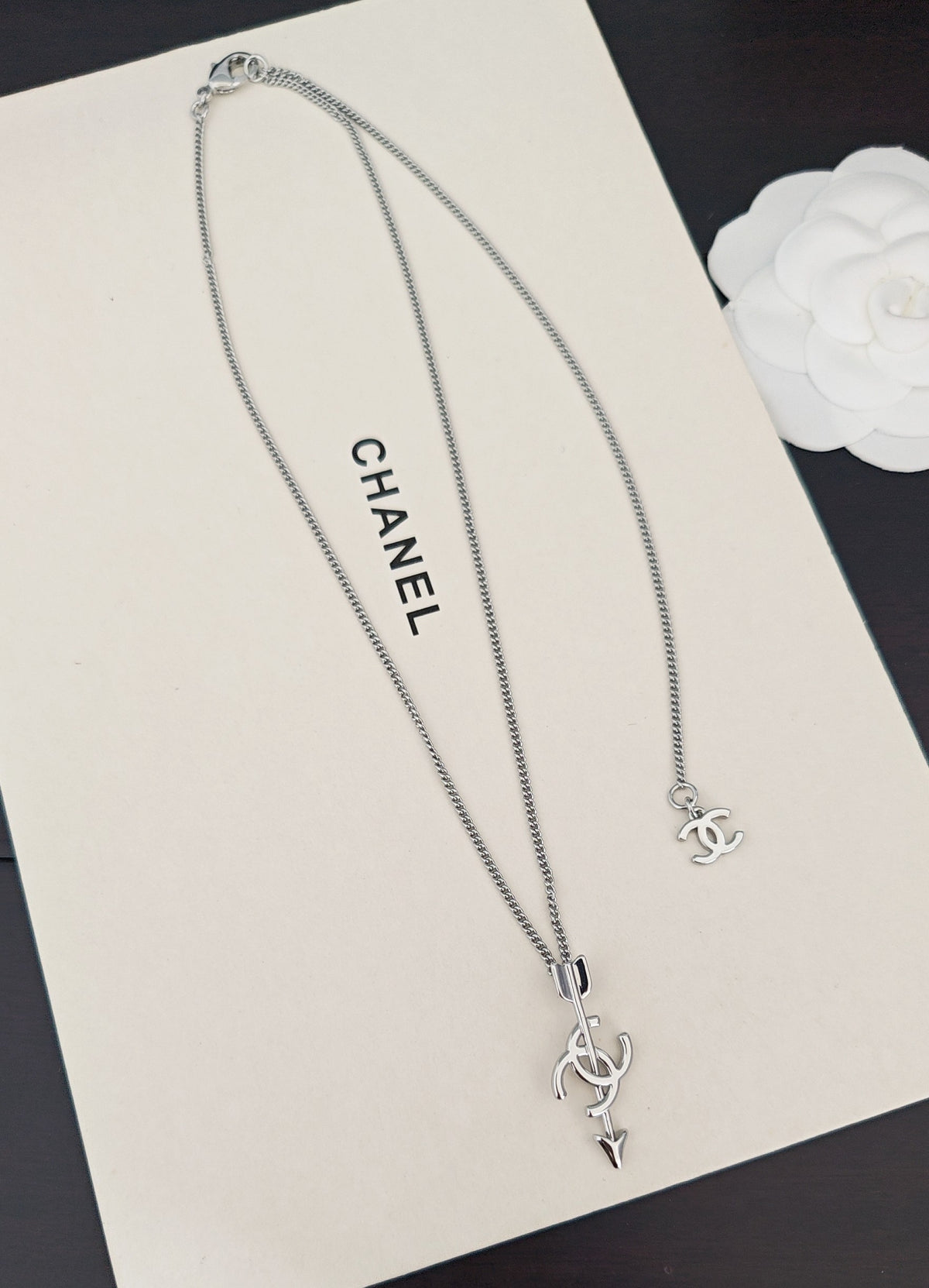 Arrow Pendant Necklace in Gold-Tone – Arrow Detail – Design 002 close-up detail