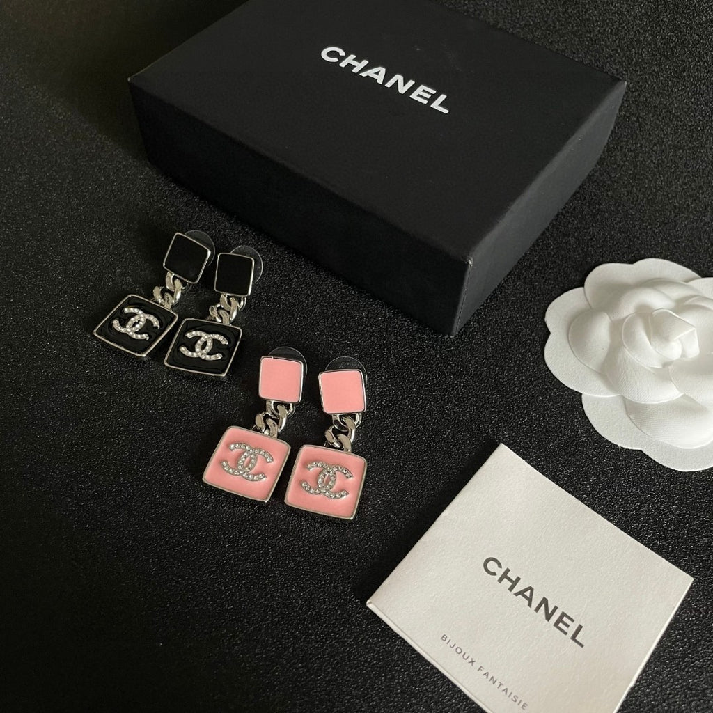 Double-C Emblem Statement Earrings in Polished Metal-Tone – Design 068 close-up detail
