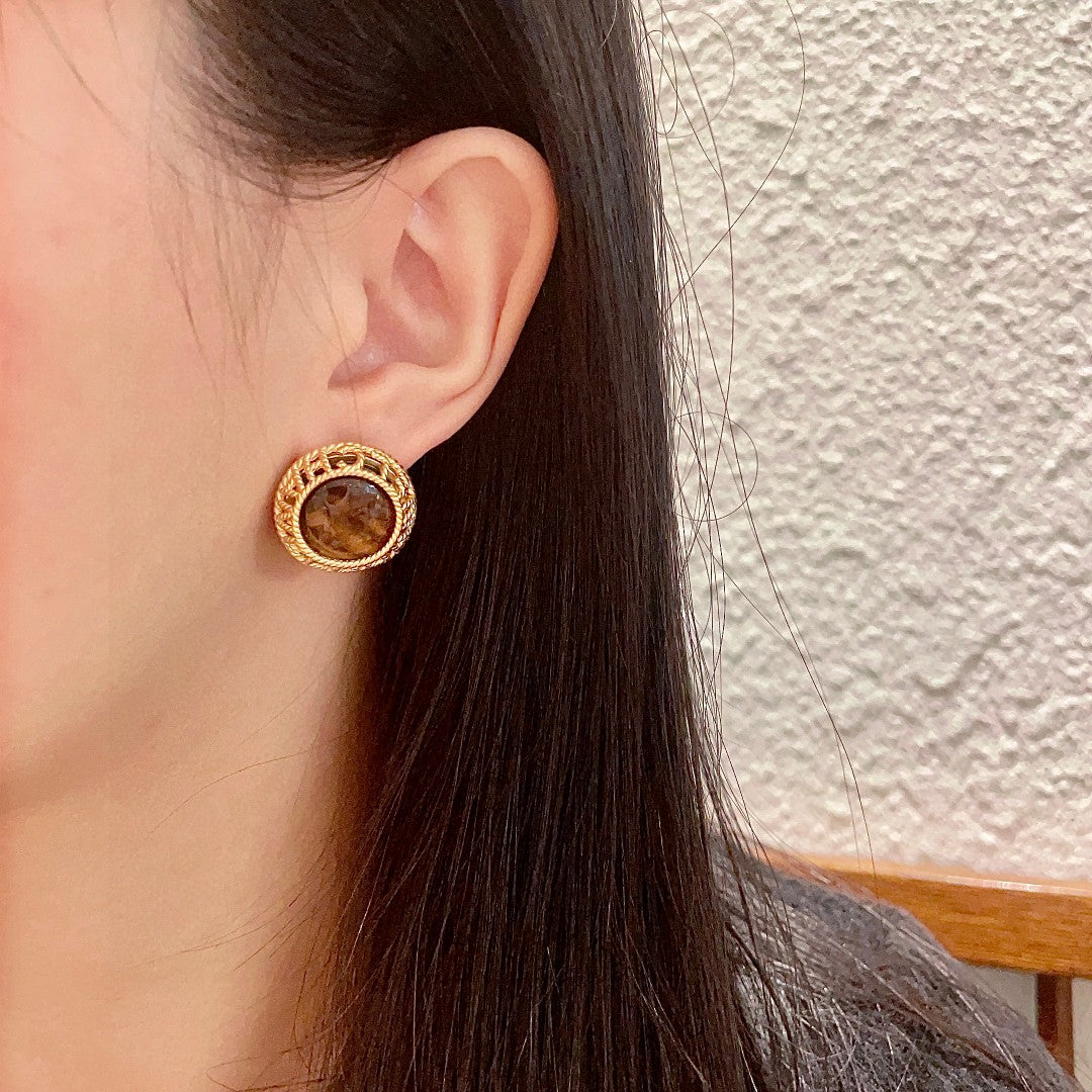 Double-C Emblem Stud Earrings in Polished Metal-Tone – Design 435 detail view