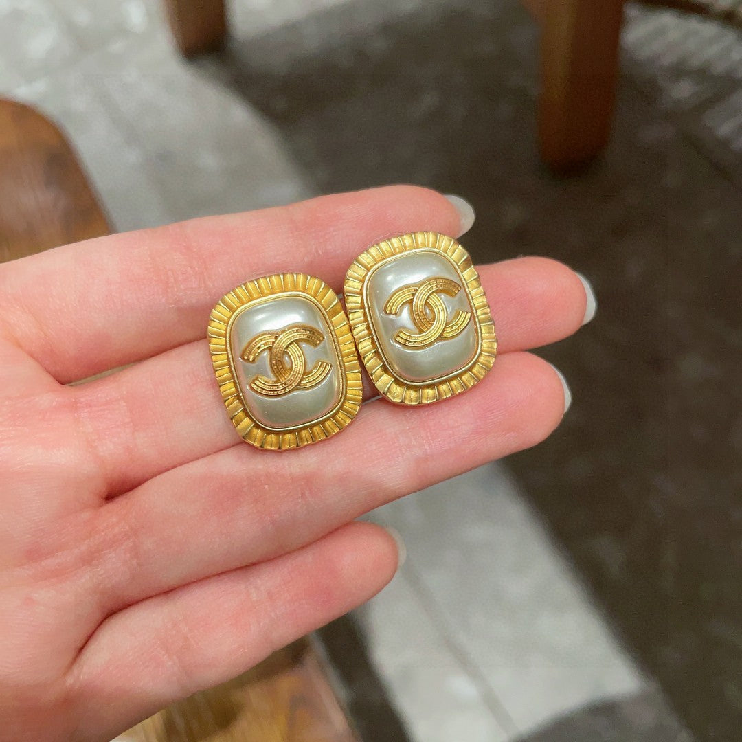 Double-C Emblem Stud Earrings in Polished Metal-Tone – Design 434 side detail