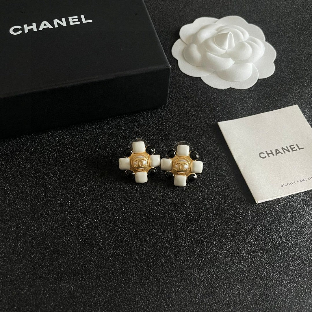 Double-C Emblem Stud Earrings in Polished Metal-Tone – Design 433 styled product view