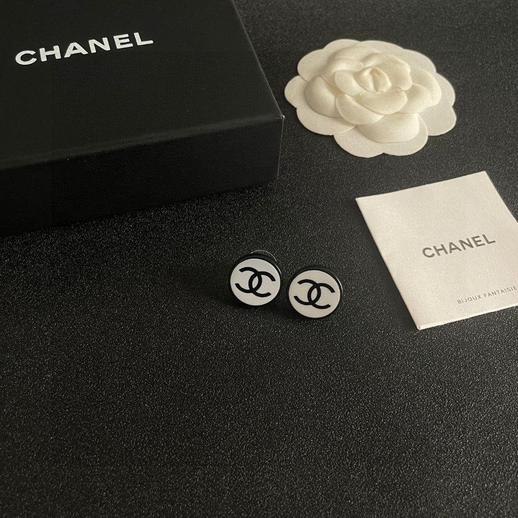 Double-C Emblem Stud Earrings in Polished Metal-Tone – Design 470 styled product view