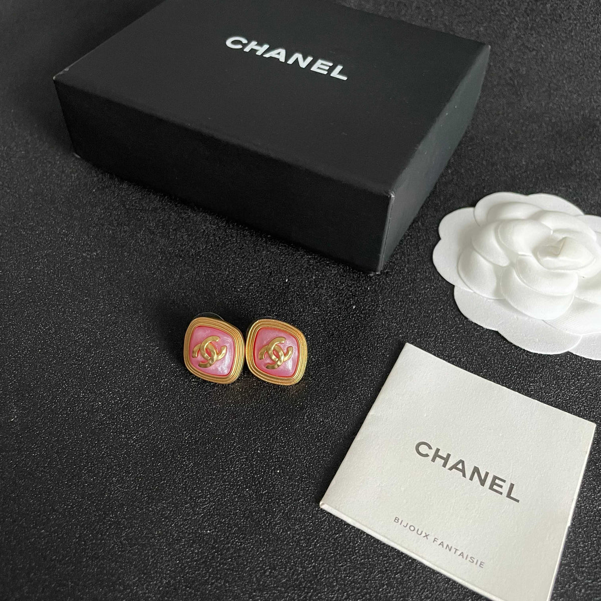 Double-C Emblem Stud Earrings in Polished Metal-Tone – Design 468 close-up detail
