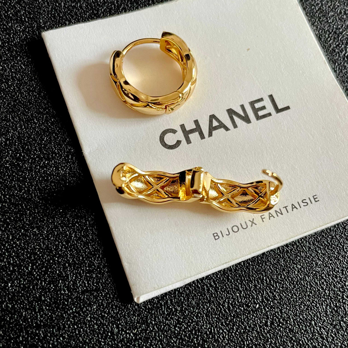 Double-C Emblem Stud Earrings in Polished Metal-Tone – Design 129 main product view