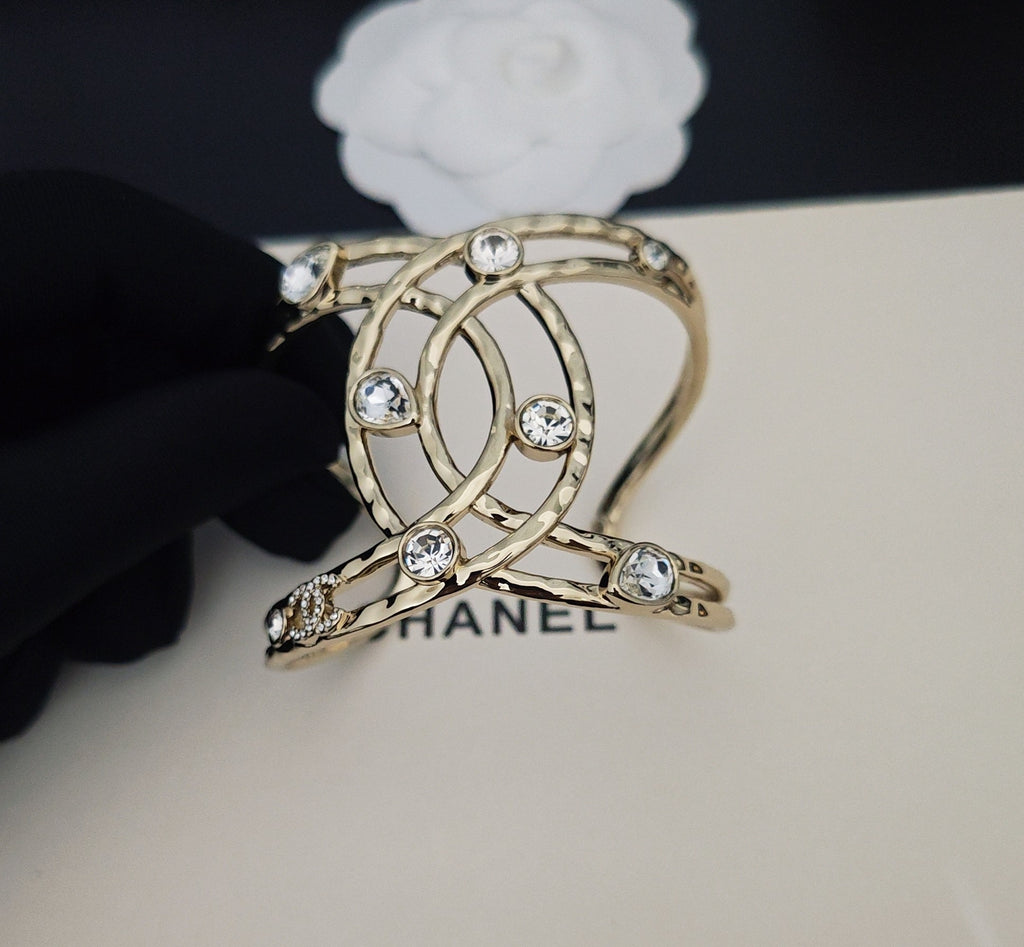 Signature Emblem Bangle in Gold-Tone – Design 001 front product view