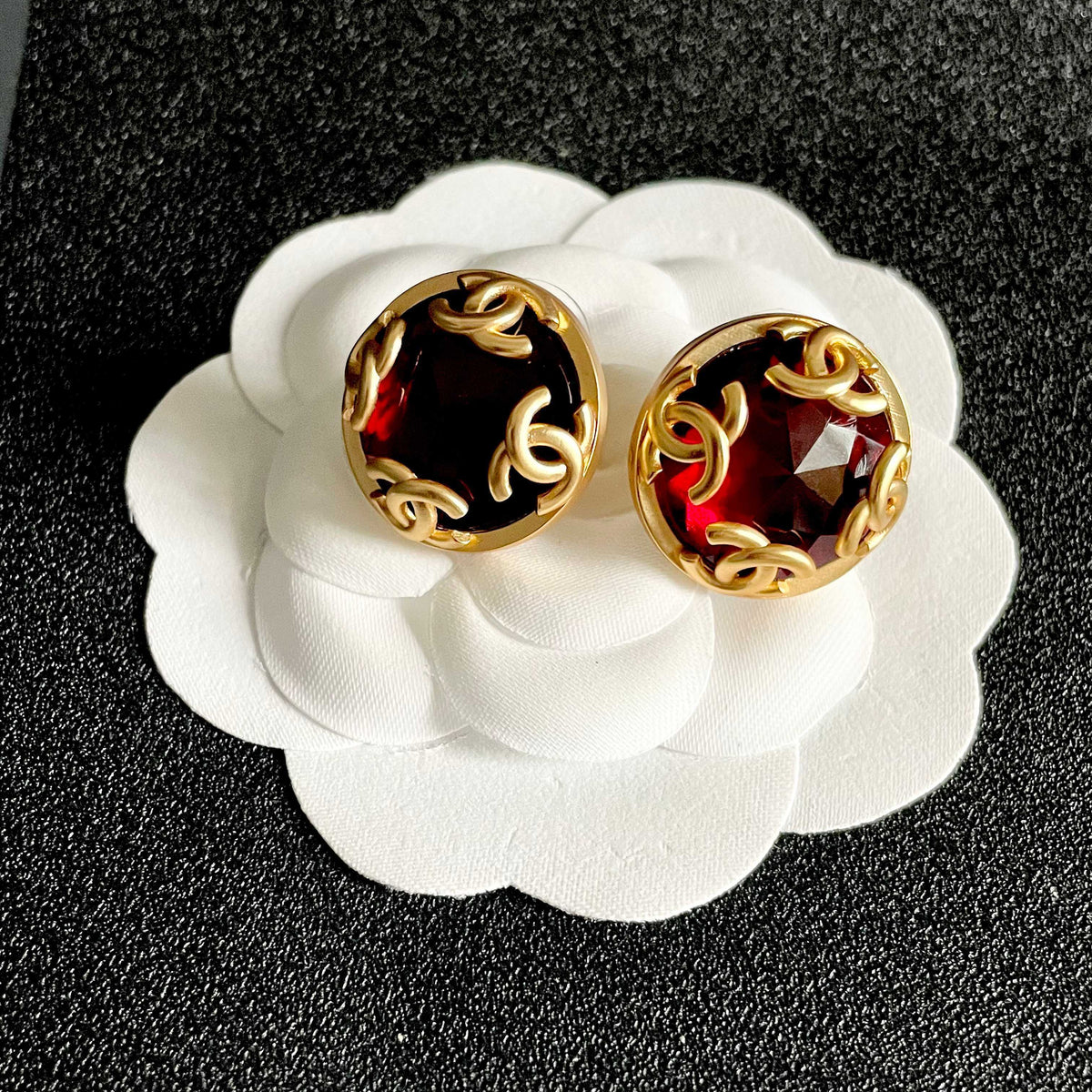 Double-C Emblem Stud Earrings in Polished Metal-Tone – Design 122 front product view
