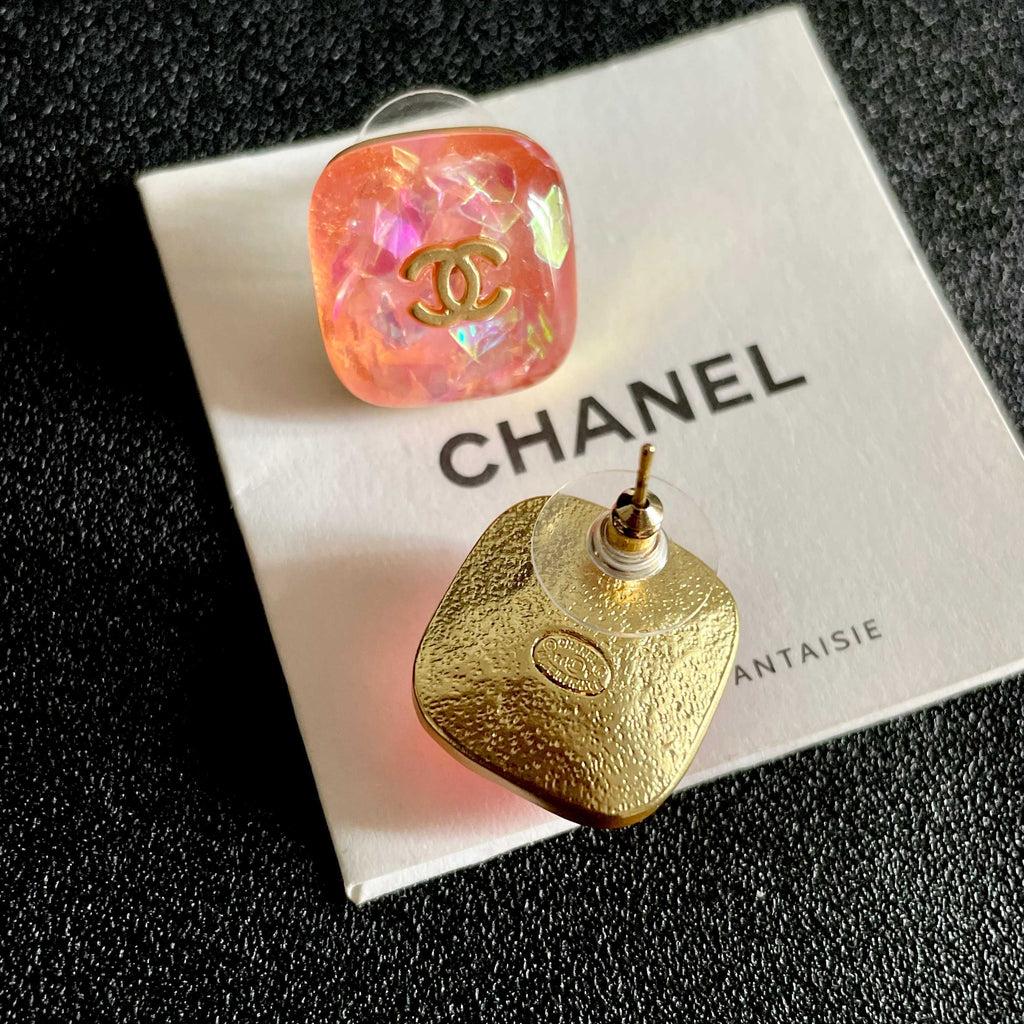 Double-C Emblem Stud Earrings in Polished Metal-Tone – Design 119 main product view