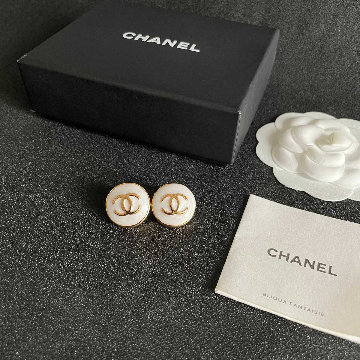 Double-C Emblem Stud Earrings in Polished Metal-Tone – Design 087 close-up detail
