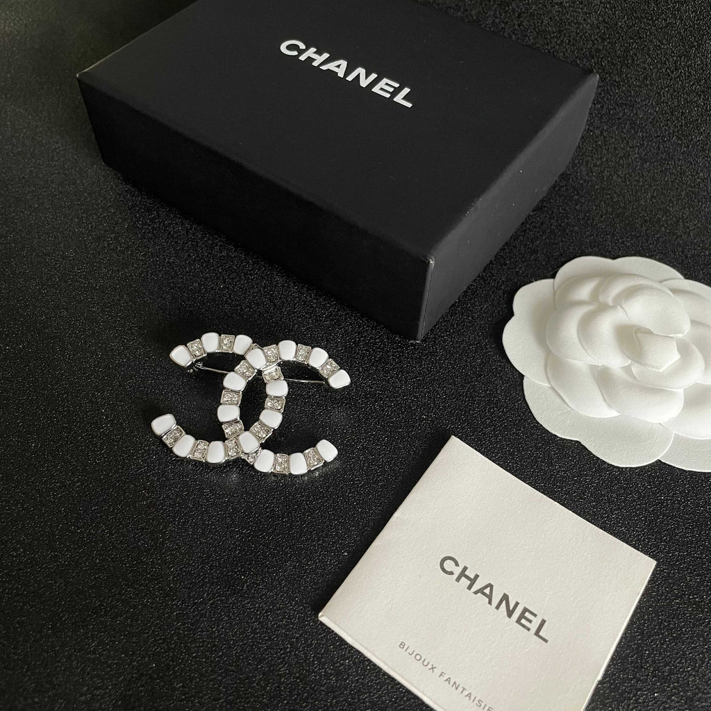 Signature Emblem Brooch in Polished Metal-Tone – Design 013 close-up detail