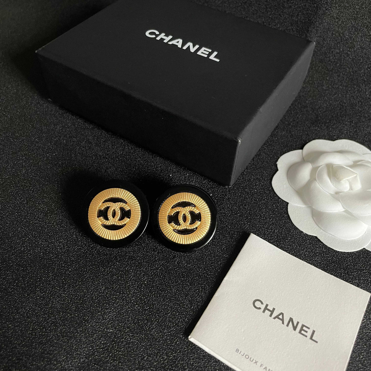 Double-C Emblem Stud Earrings in Polished Metal-Tone – Design 030 close-up detail