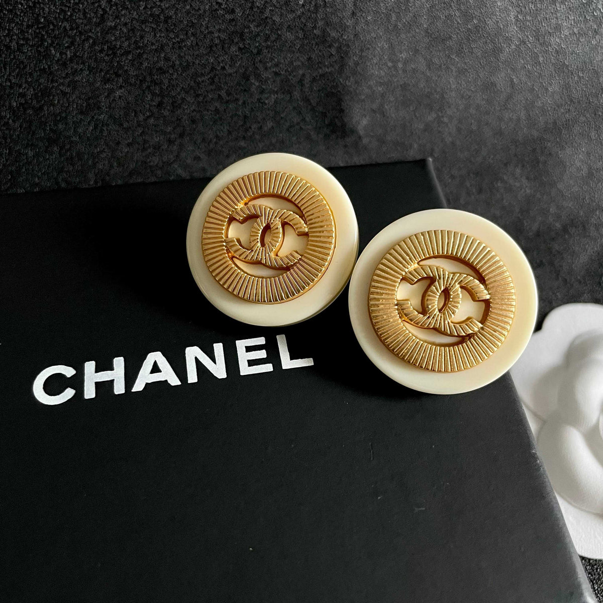 Double-C Emblem Stud Earrings in Polished Metal-Tone – Design 009 detail view