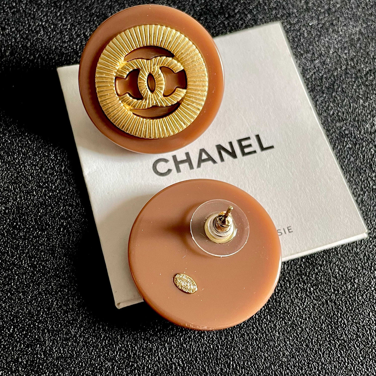 Double-C Emblem Stud Earrings in Polished Metal-Tone – Design 028 main product view