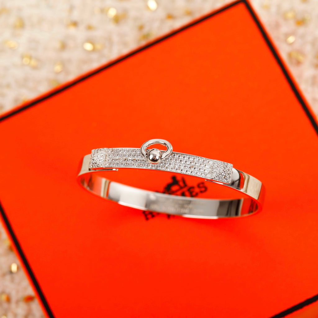 Horse Bangle in Polished Metal-Tone – Design 006 detail view