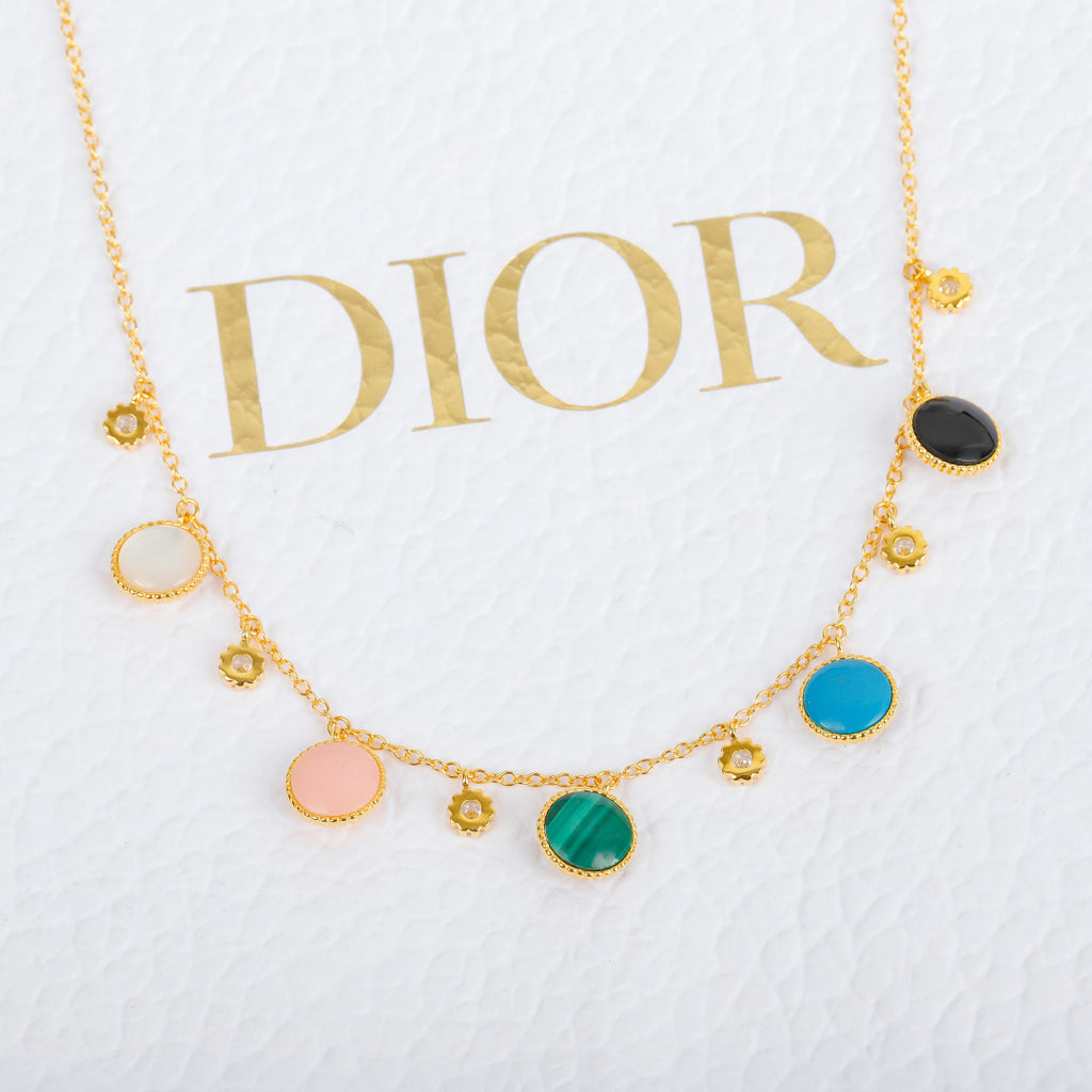Pearl Pearl-Detail Pendant Necklace – Pearl Detail – Design 058 side detail