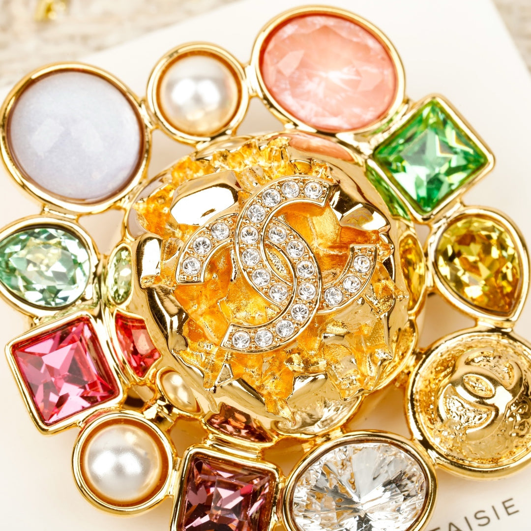 Double-C Emblem Brooch in Gold-Tone – Design 014 main product view