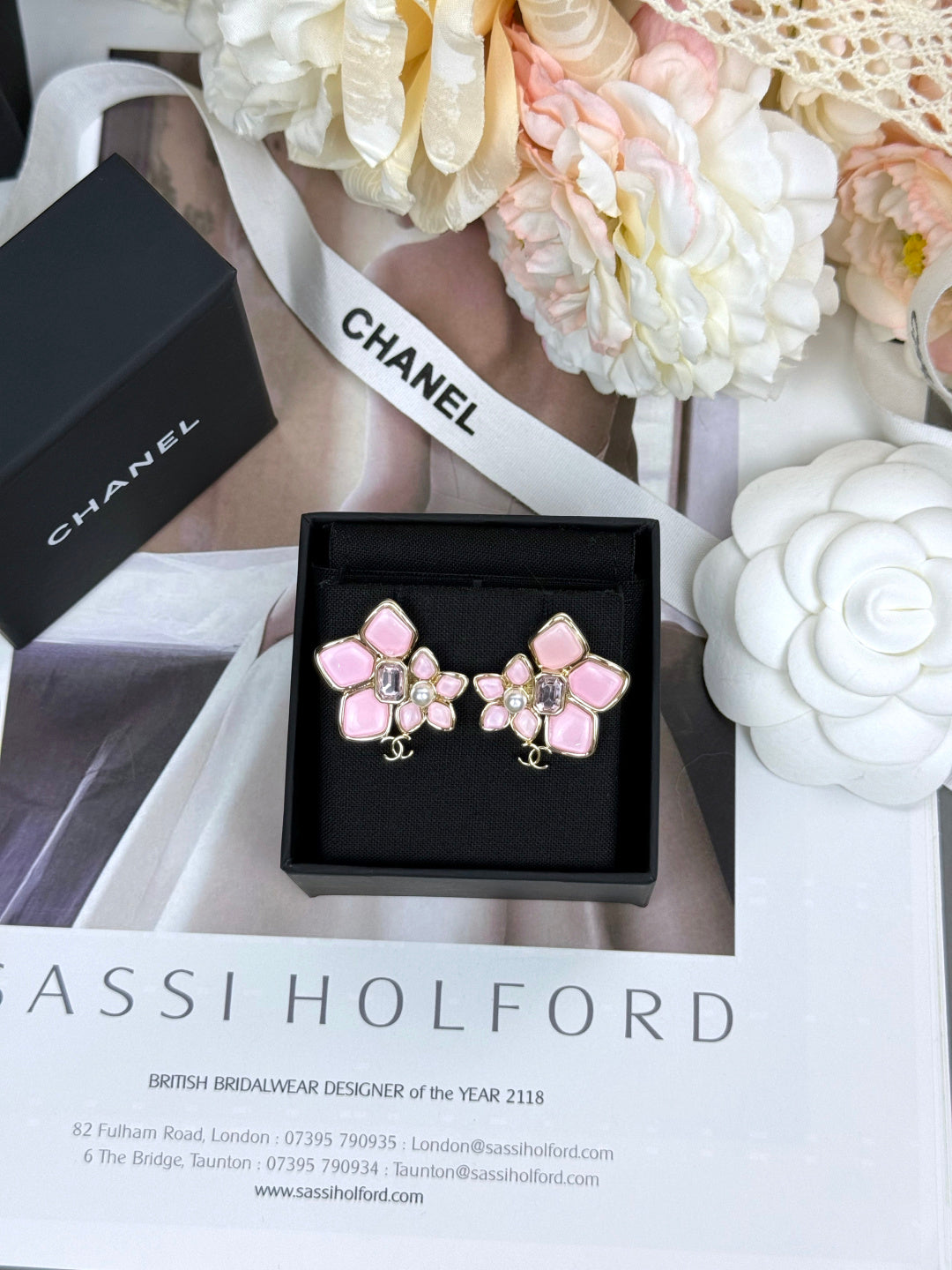 Floral Stud Earrings in Polished Metal-Tone – Pink Detail detail view