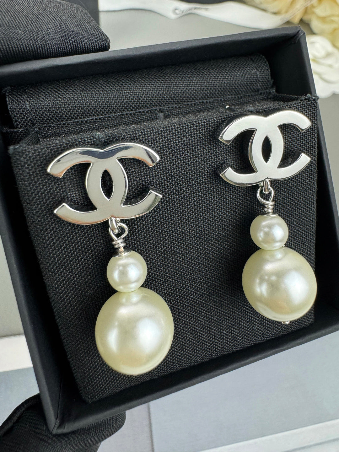 Double-C Emblem Pearl-Detail Statement Earrings – Pearl Detail – Design 025 side detail