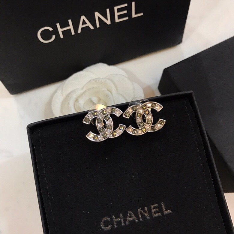 Double-C Emblem Stud Earrings in Polished Metal-Tone – Design 380 detail view