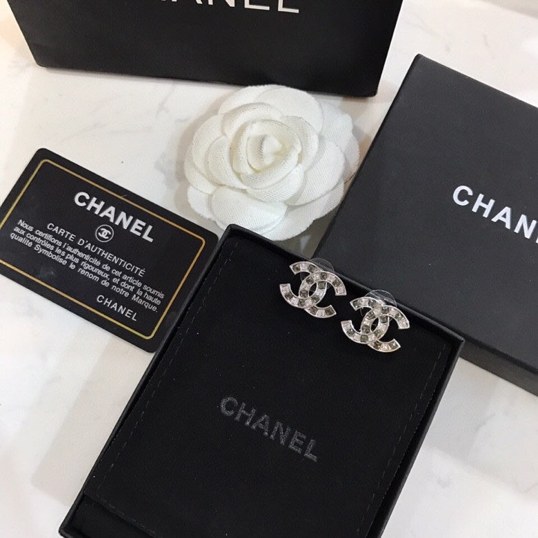 Double-C Emblem Stud Earrings in Polished Metal-Tone – Design 380 close-up detail
