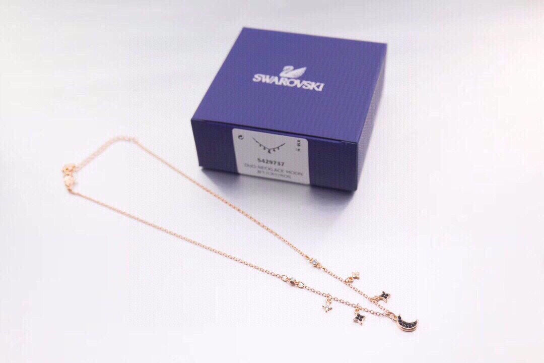 Star Collarbone Necklace in Rose-Gold-Tone front product view