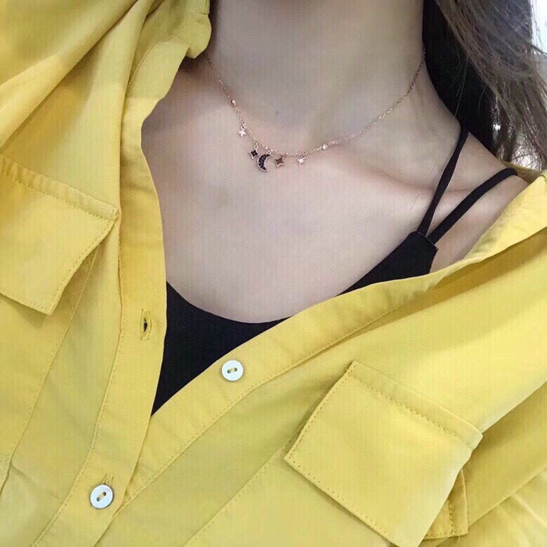 Star Collarbone Necklace in Rose-Gold-Tone detail view
