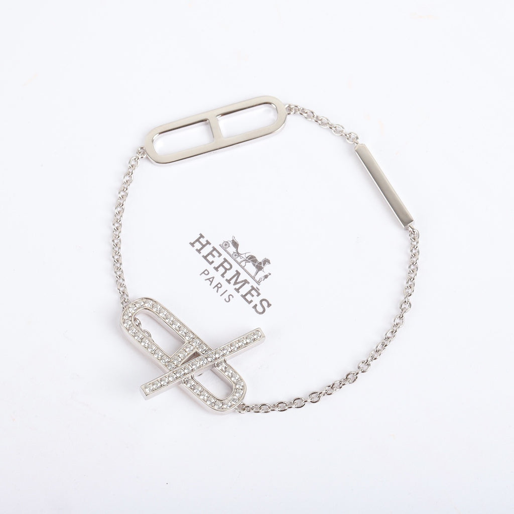 Toggle Bracelet in Polished Metal-Tone – Toggle Detail side detail