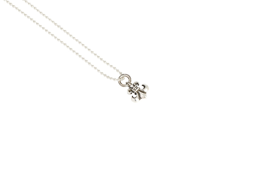 Fleur-de-Lis Pendant in Metal-Tone side detail