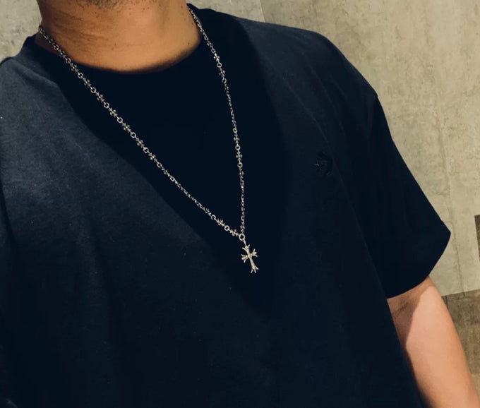 Cross Pendant Necklace in Metal-Tone – Design 04 detail view