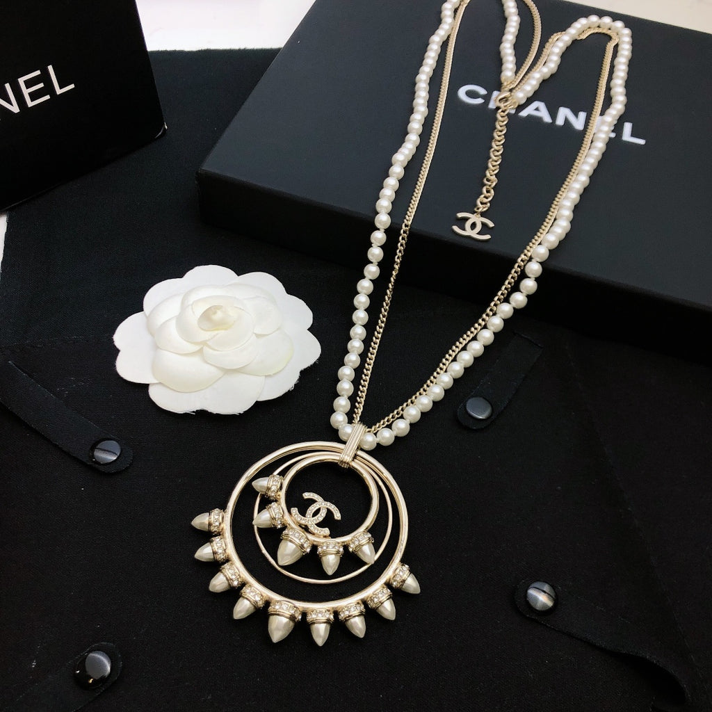 Double-C Emblem Pendant Necklace in Polished Metal-Tone – Design 004 main product view