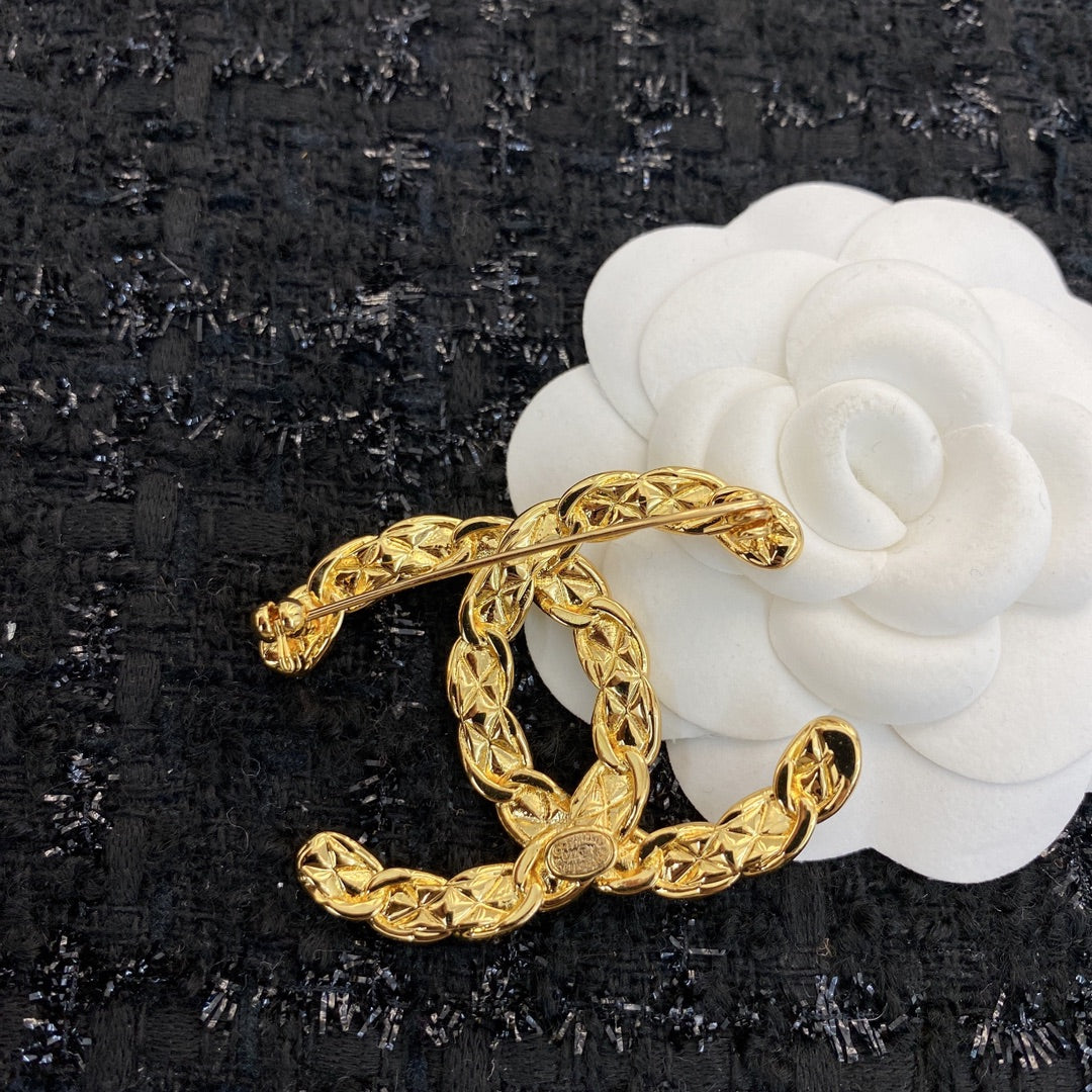 Signature Emblem Brooch in Polished Metal-Tone – Design 057 detail view