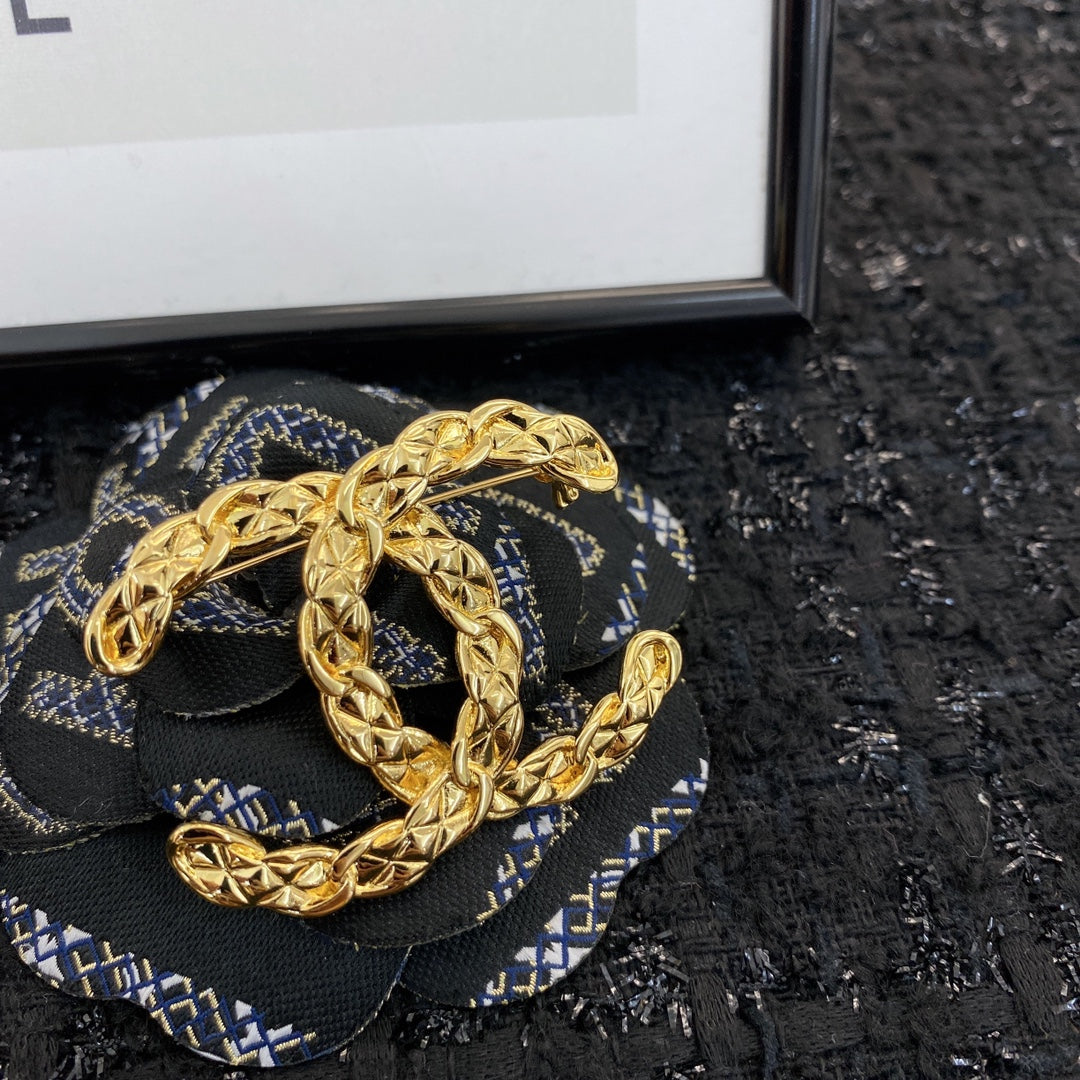 Signature Emblem Brooch in Polished Metal-Tone – Design 057 main product view