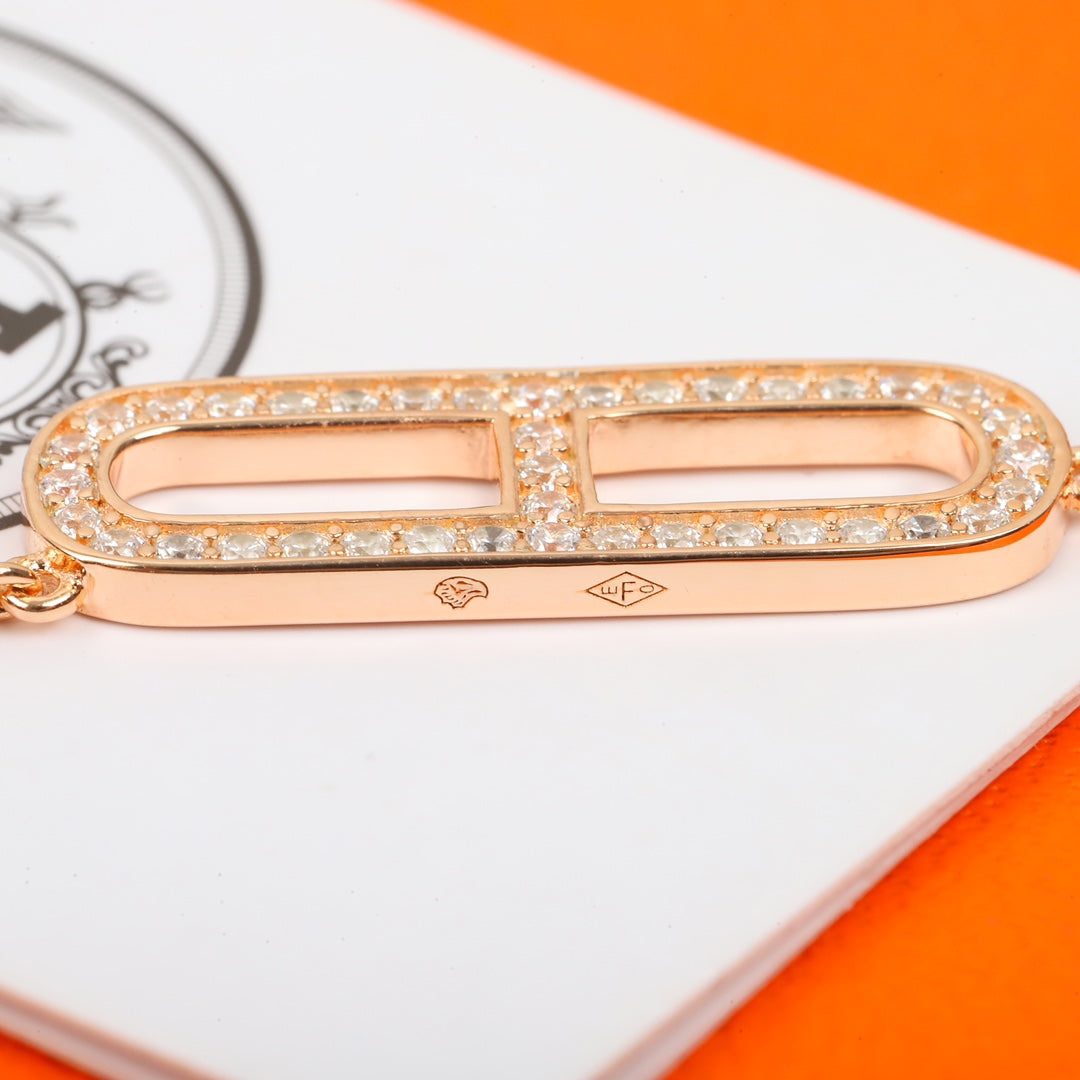 Toggle Pendant Necklace in Polished Metal-Tone – Toggle Detail – Design 028 front product view