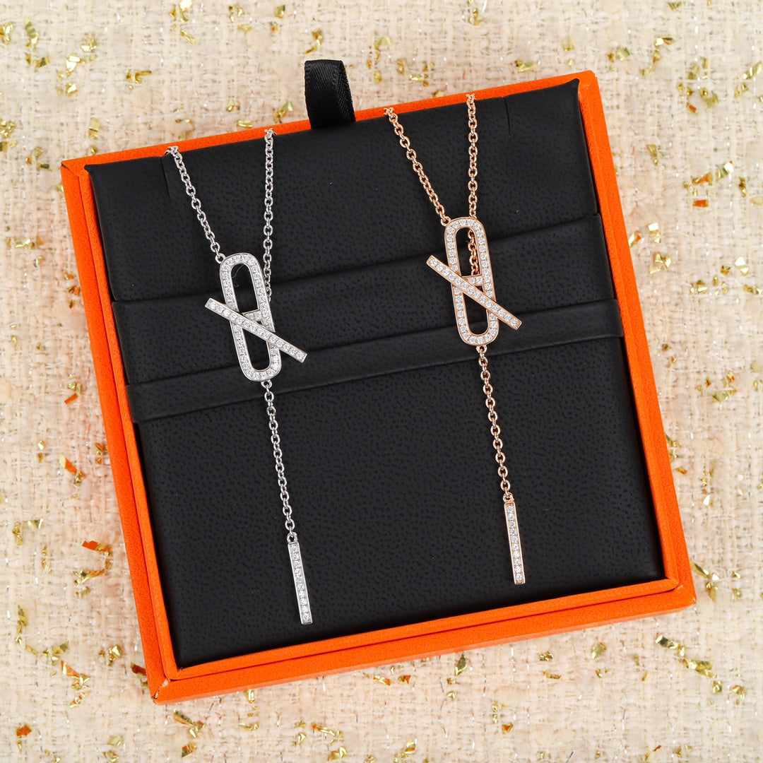 Toggle Pendant Necklace in Polished Metal-Tone – Toggle Detail – Design 028 front product view