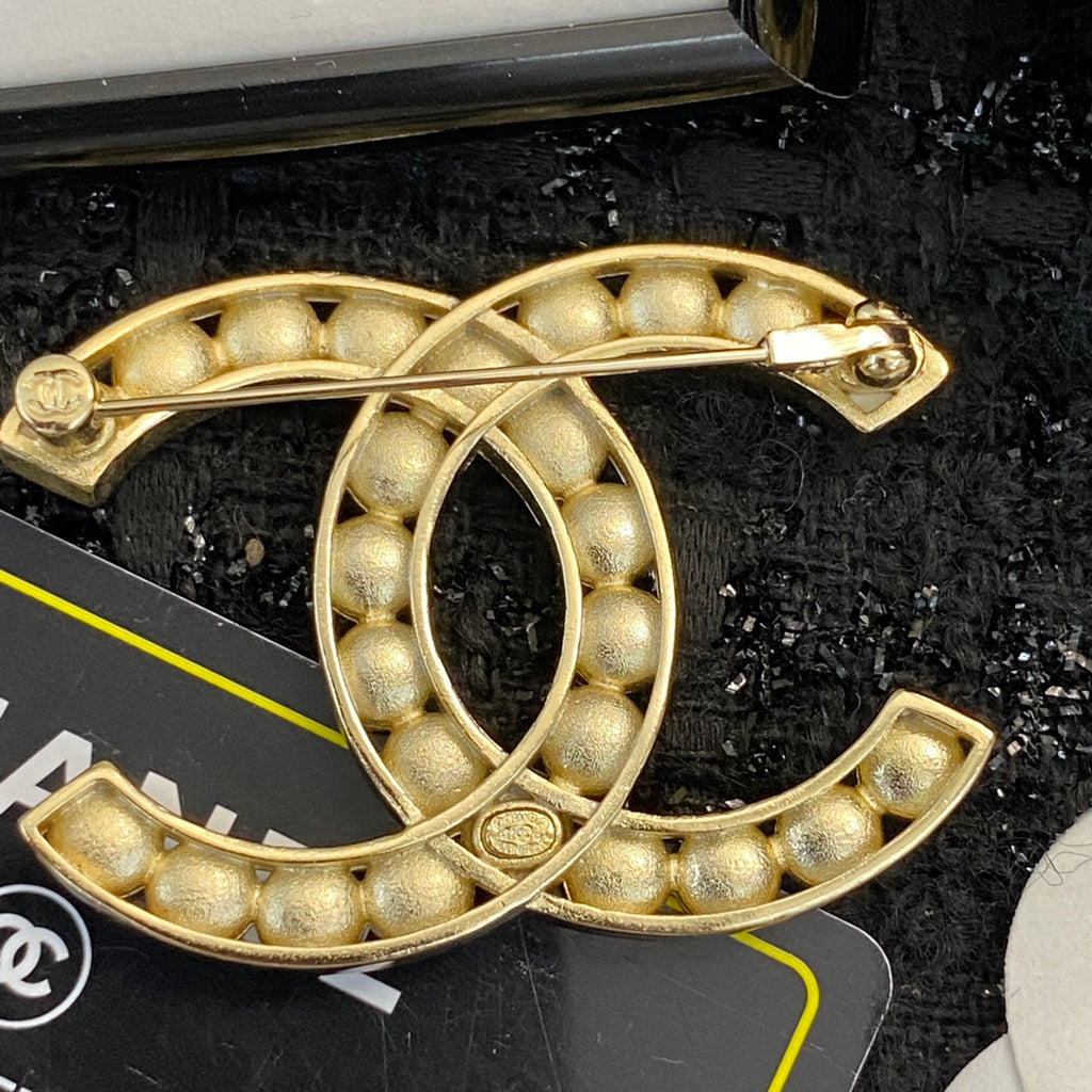 Double-C Emblem Brooch in Gold-Tone – Design 001 main product view