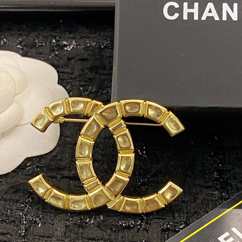 Double-C Emblem Brooch in Polished Metal-Tone – Design 006 main product view