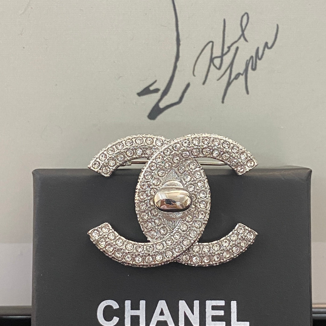 Double-C Emblem Brooch in Polished Metal-Tone – Design 007 main product view