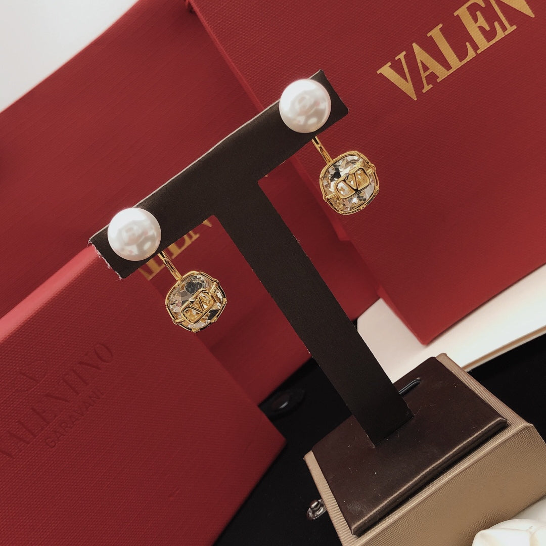 Signature Emblem Pearl-Detail Drop Earrings – White main product view