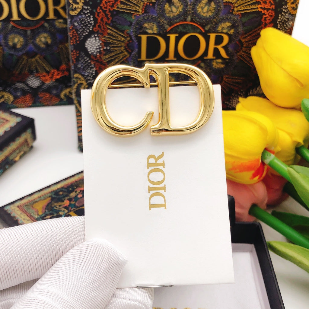 Letter Brooch in Gold-Tone – Design 003 front product view