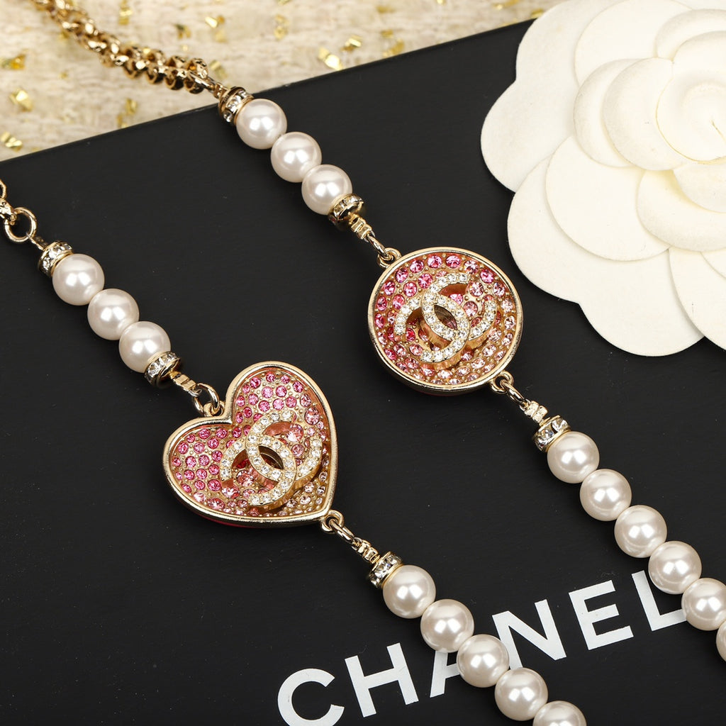 Heart Pearl-Detail Pendant Necklace – Pearl Detail – Design 009 detail view