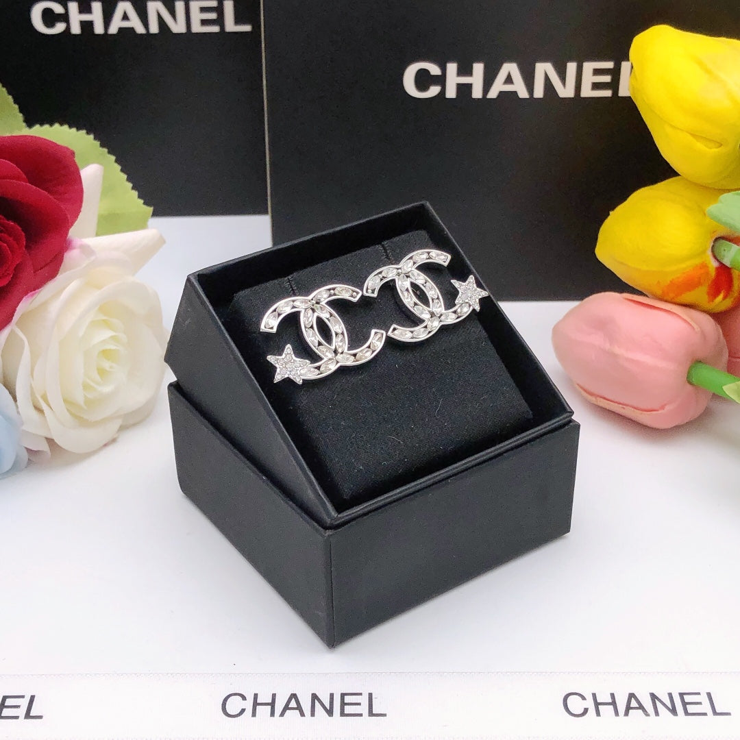 Double-C Emblem Stud Earrings in Polished Metal-Tone – Design 381 main product view