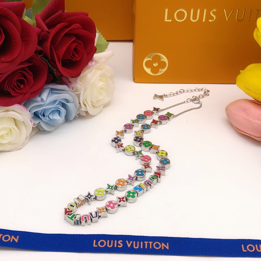 Letter Emblem Bracelet in Gold-Tone – Design 005 close-up detail