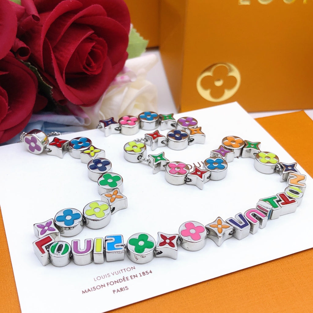 Letter Emblem Bracelet in Gold-Tone – Design 005 detail view
