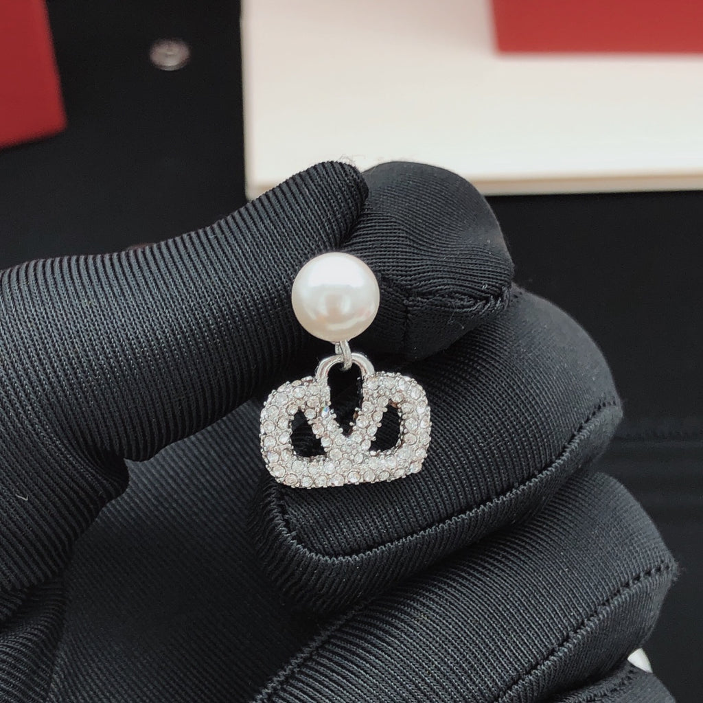 Signature Emblem Pearl-Detail Stud Earrings – Design 05 front view