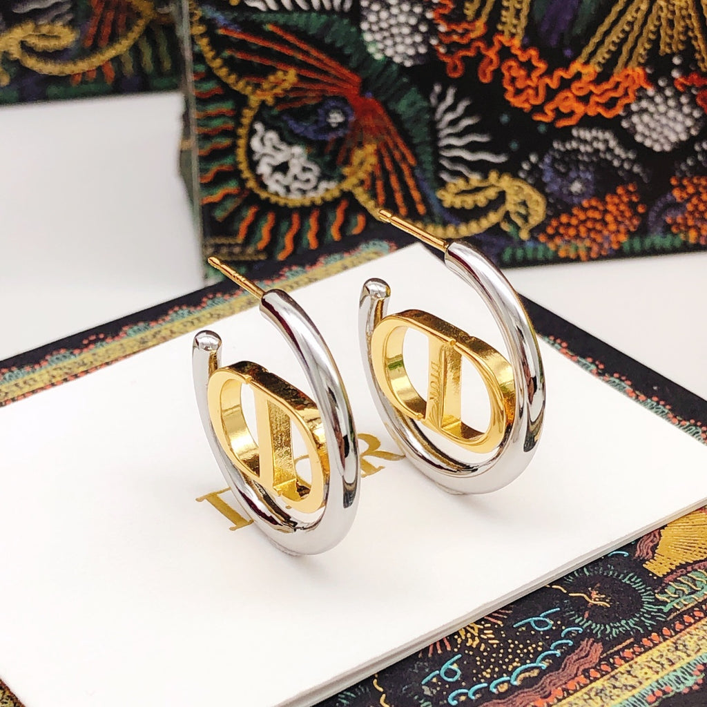 Round Jewelry Accessory in Gold-Tone – Design 001 main product view