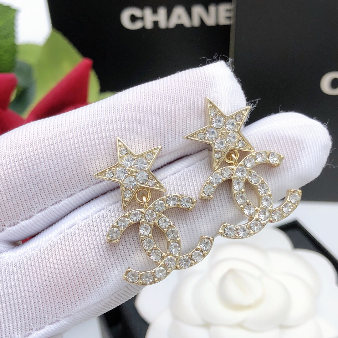 Star Stud Earrings in Gold-Tone – Star Detail front product view