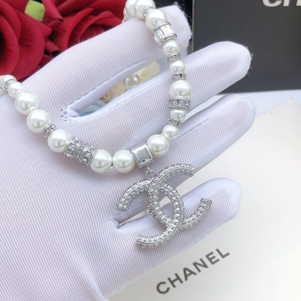 Pearl Jewelry Accessory in Silver-Tone side detail