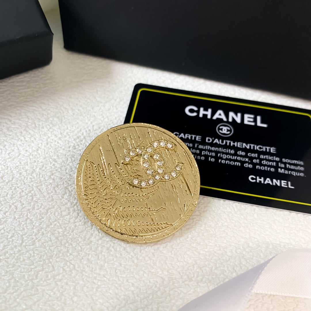 Double-C Emblem Brooch in Polished Metal-Tone – Design 036 front product view