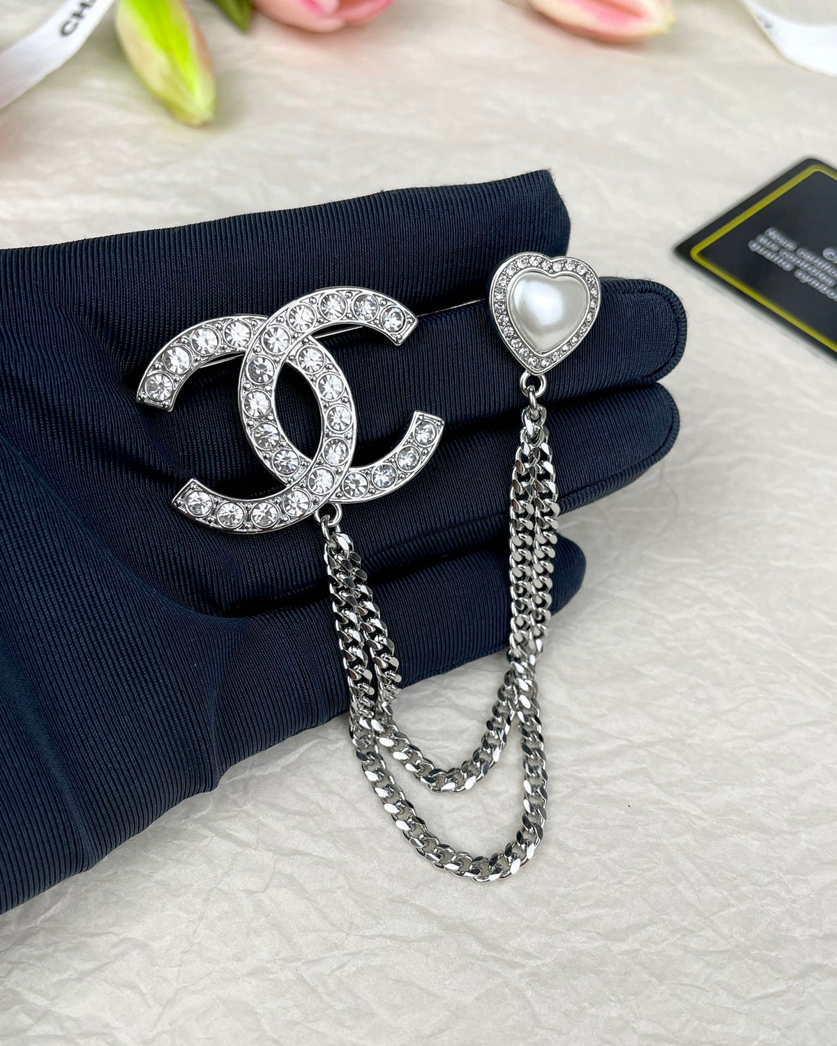 Heart Brooch in Polished Metal-Tone – Heart Detail front product view