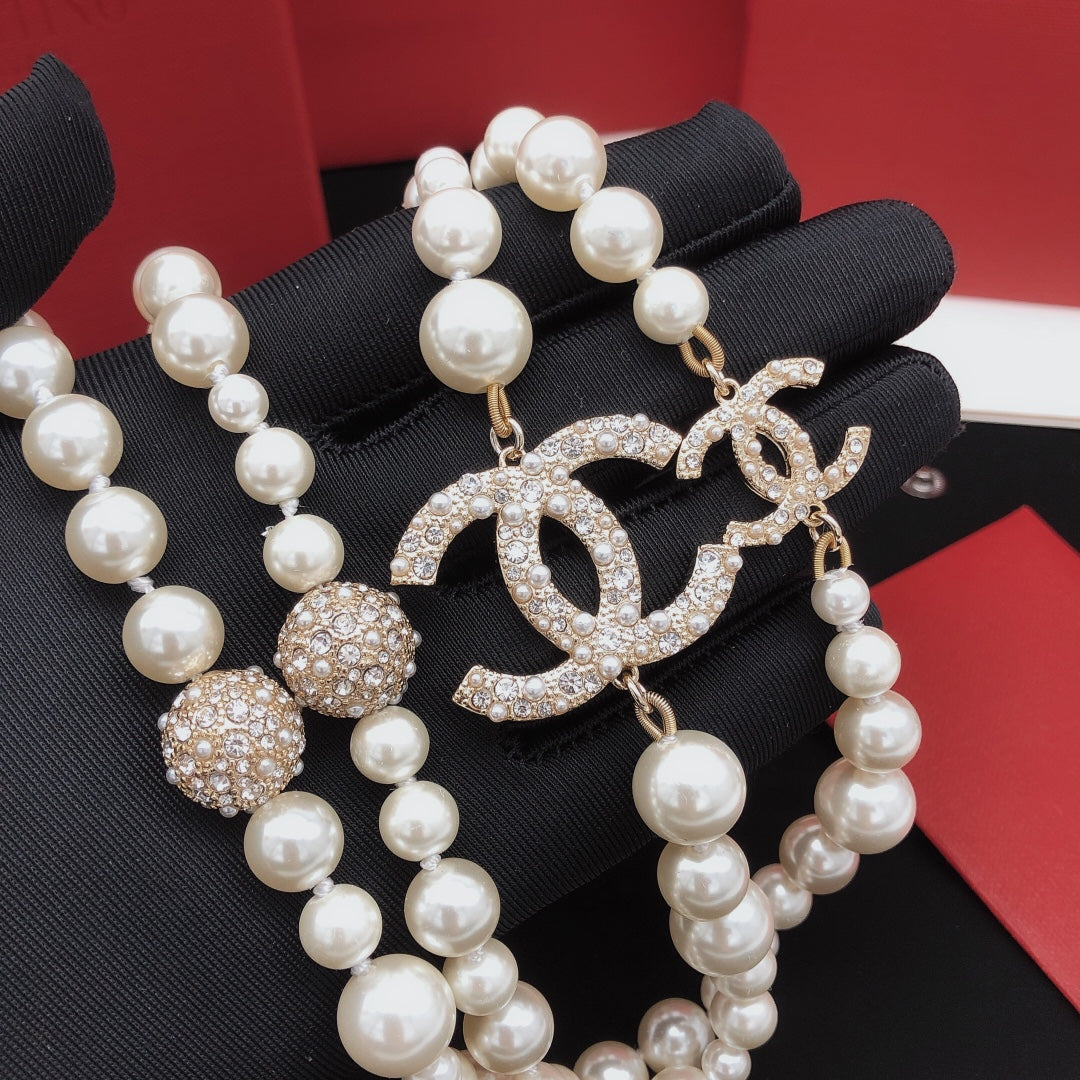 Pearl Pearl-Detail Pendant Necklace – Pearl Detail – Design 038 main product view