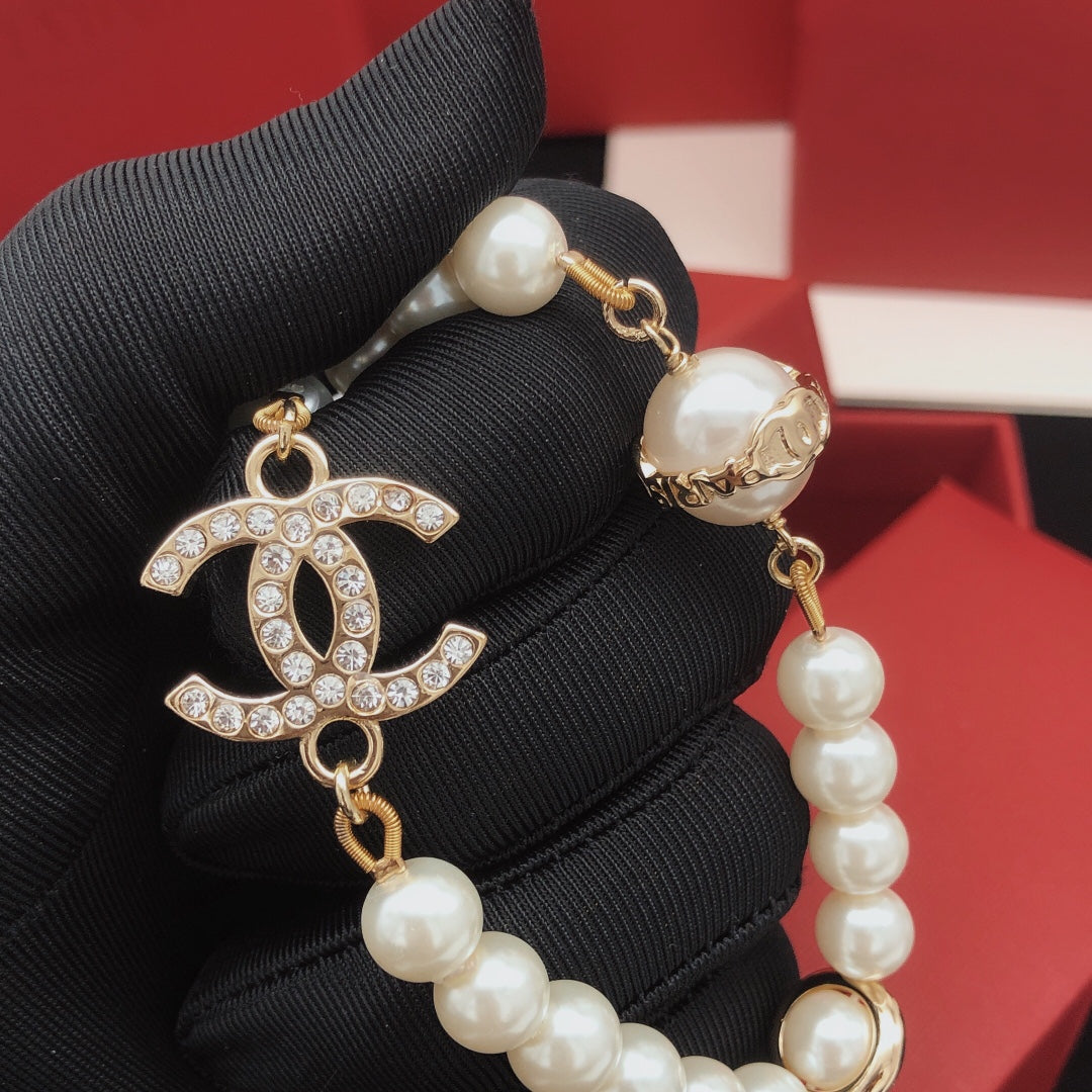 Pearl Pearl-Detail Pendant Necklace – Pearl Detail – Design 033 main product view